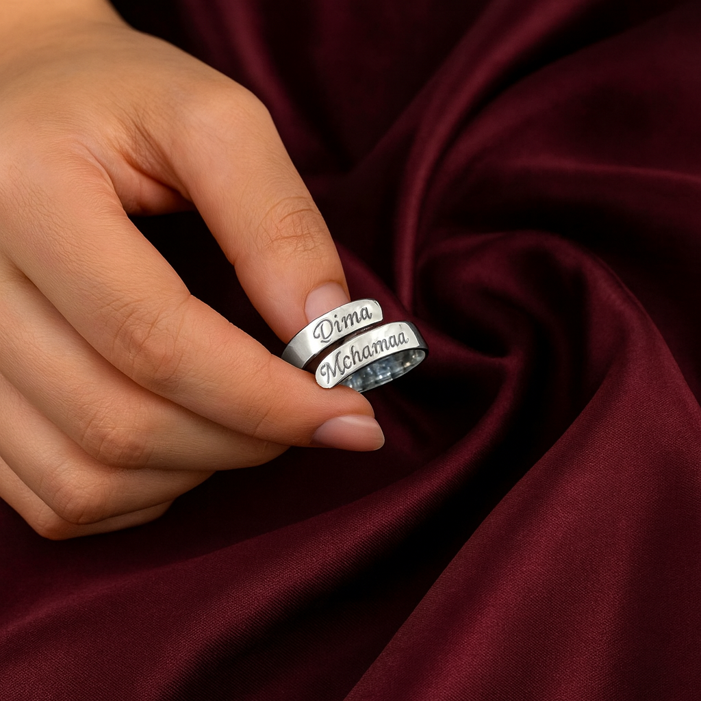 خاتم محفور باسمين من اختيارك