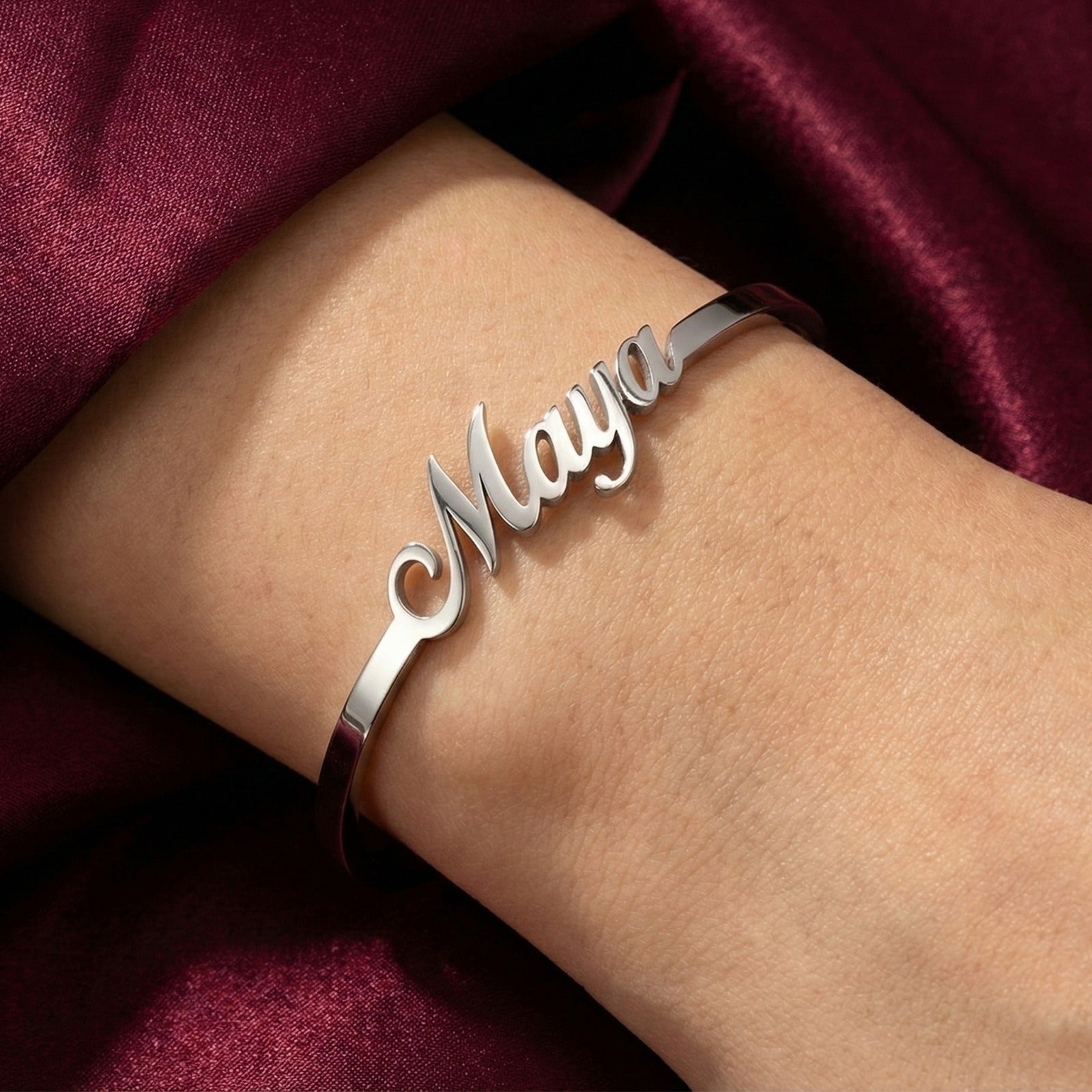 اسوارة اسم حسب طلبك