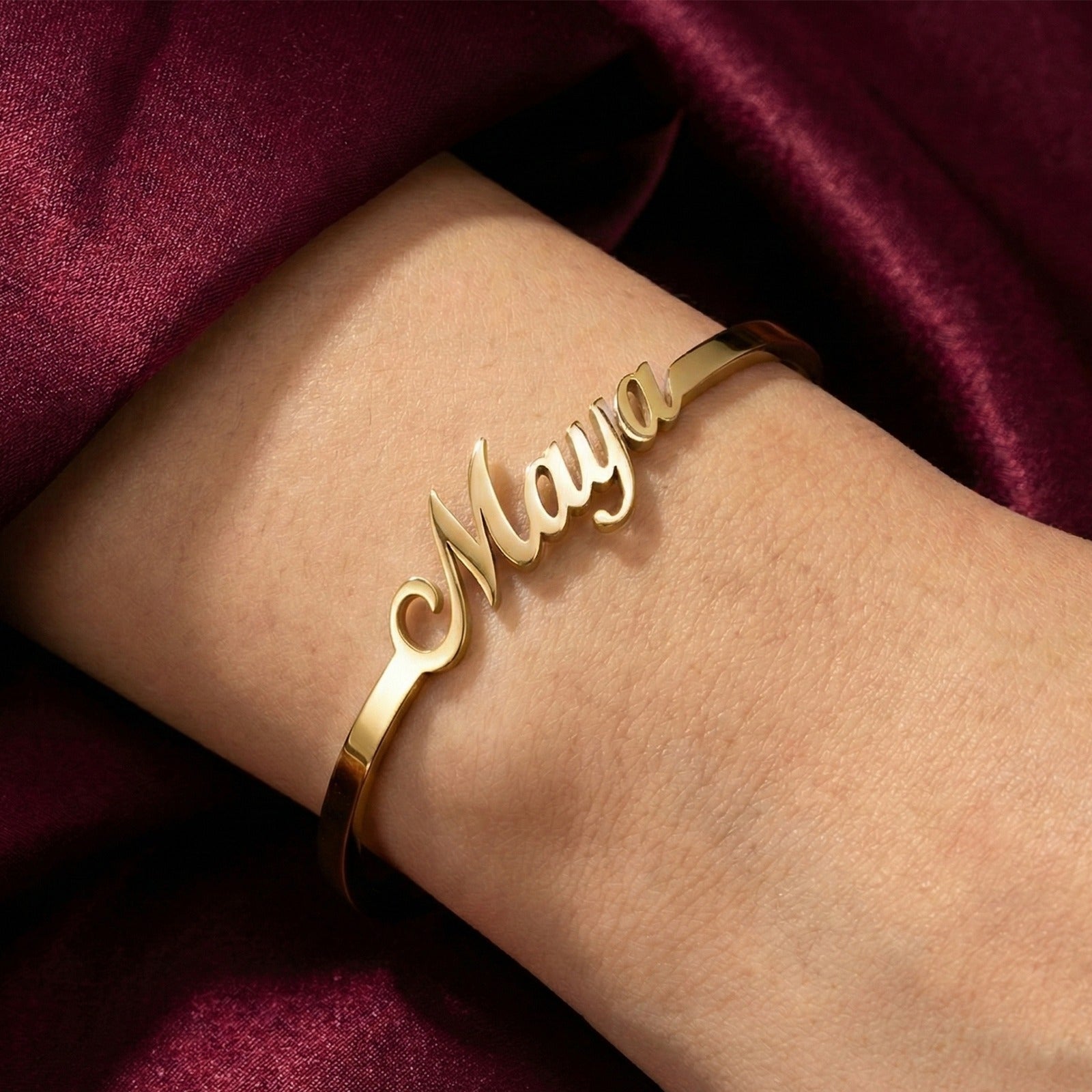 اسوارة اسم حسب طلبك